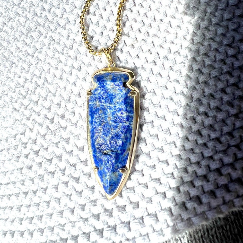 Kendra Scott Arrowhead pendant